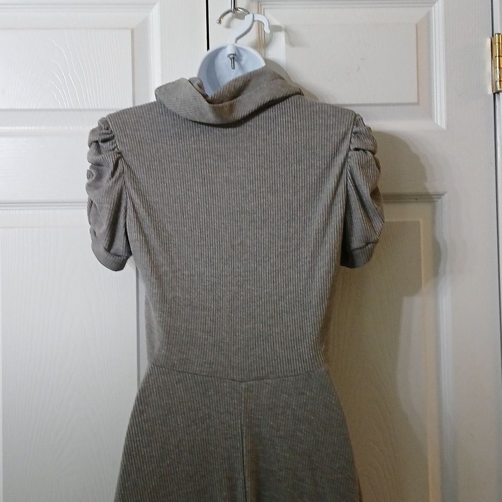 Signature by Robbie Bee gray ribbed gathered short sleeve cowl collar dress Sz M - Picture 8 of 9
